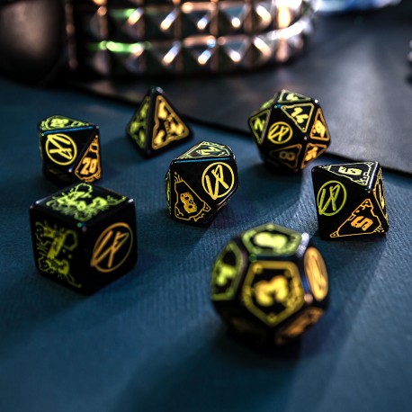 Q Workshop - Cyberpunk Red: Wet Work 7pc RPG Dice Set